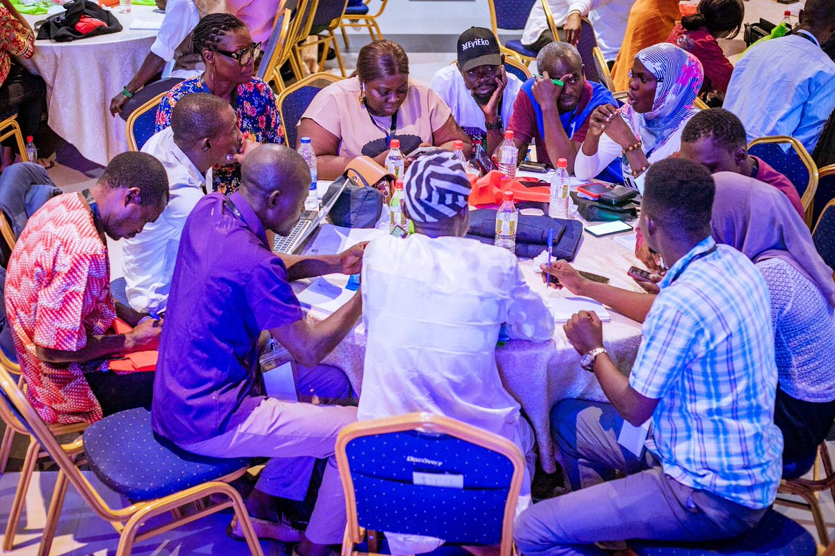 dayoisrael's tweet photo. Participant at work - at the 5days #edet2024 #mybusinessandi #iamemployable enterprise skills training program organised by the APC National Youth Leader recently https://t.co/IWzMalnxO2