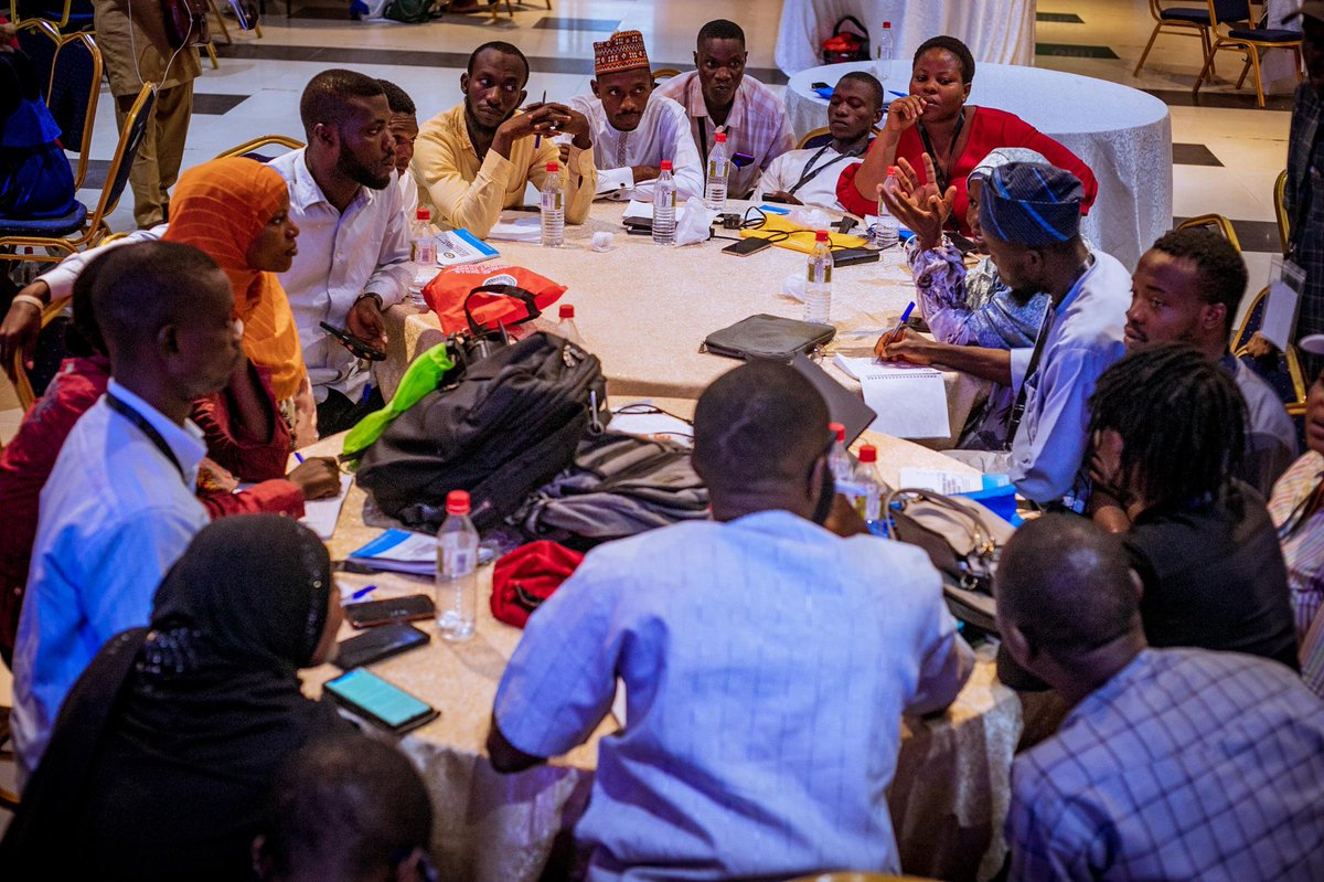 dayoisrael's tweet photo. Participant at work - at the 5days #edet2024 #mybusinessandi #iamemployable enterprise skills training program organised by the APC National Youth Leader recently https://t.co/IWzMalnxO2