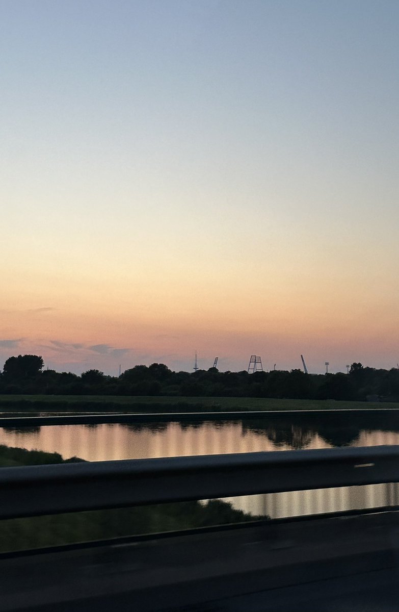 chtundzwanzig's tweet photo. brem 🧡 https://t.co/cfBX98YMda