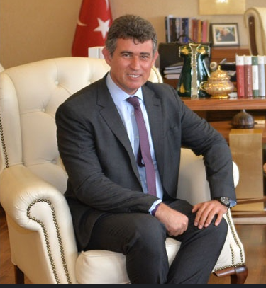 REM__BEN's tweet photo. Keşke Mustafa Sarıgül'ün koruması sen olsaydın https://t.co/cbuadvmWqw