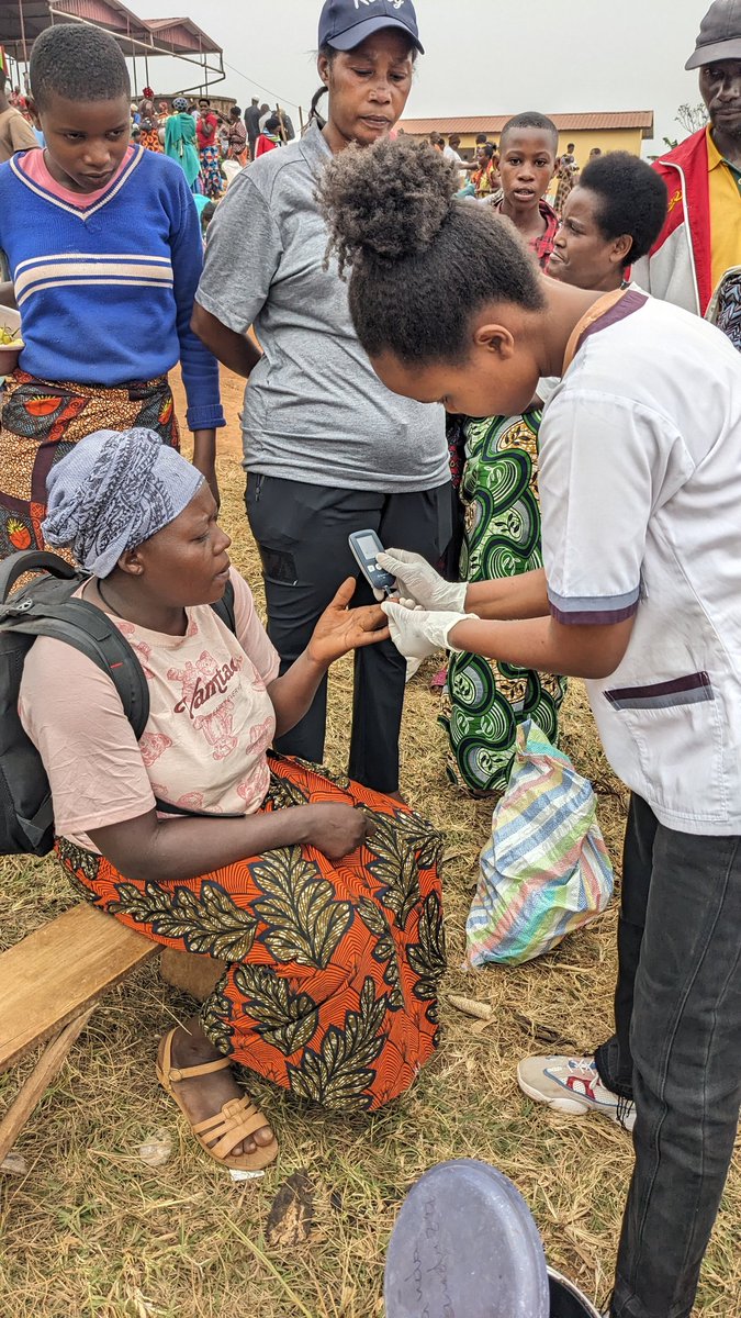 CBPCRwanda's tweet photo. Today, at #shyorongi local market, in partnership with #Shyorongi HC, we had a community outreach where #NCDS were screened for free among the market attendants. They were also provided with appropriate health education.
Thanks to the local administrators for the cooperation. https://t.co/6dinZKjlud