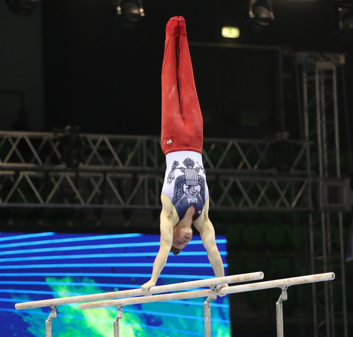 divbyzero's tweet photo. A mathematician watching the summer Olympics: "Why aren't both of these events called the 'parallel bars'?" https://t.co/Bu5z1Uc2fC