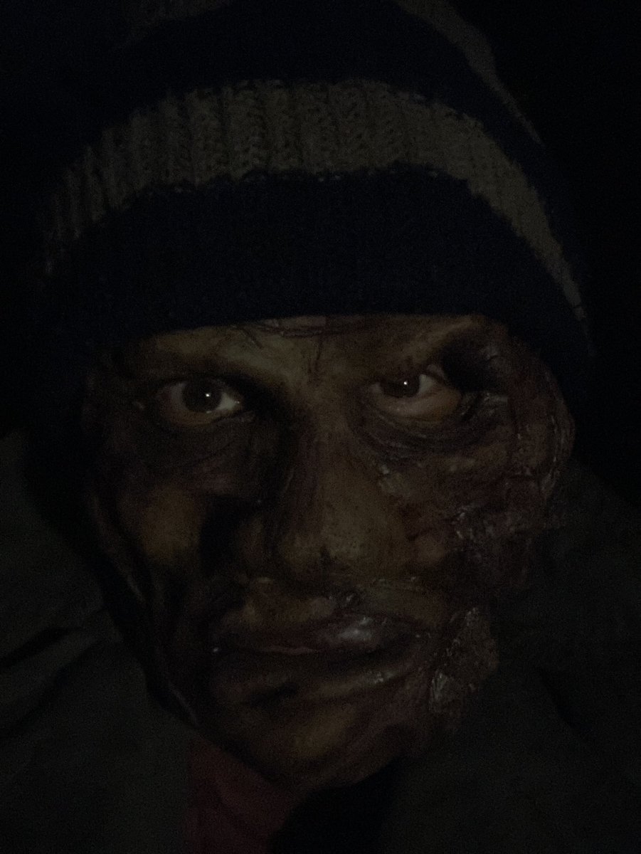 DuskySamCat's tweet image. Creeping last night under a full moonlight

Because I felt like it! He could use false teeth and contacts, but only for better photos.