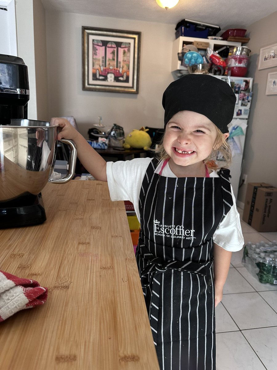 ltkachuk's tweet photo. Following in my footsteps!  My granddaughter !! The next @augustescoffier student !  In a few years anyway ! #lovetobake https://t.co/HFBc7VGIIX
