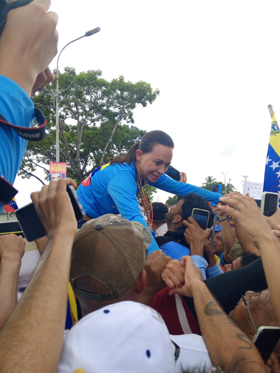 EnixzonJ's tweet photo. #sab20 | Monagas se lleno de Esperanza para recibir a nuestra líder @MariaCorinaYA sin duda lo que hoy se vivió en #Maturín fue fenomenal.
Vamos a conquistar la victoria el #28JULIO https://t.co/aYZXUpJIDo