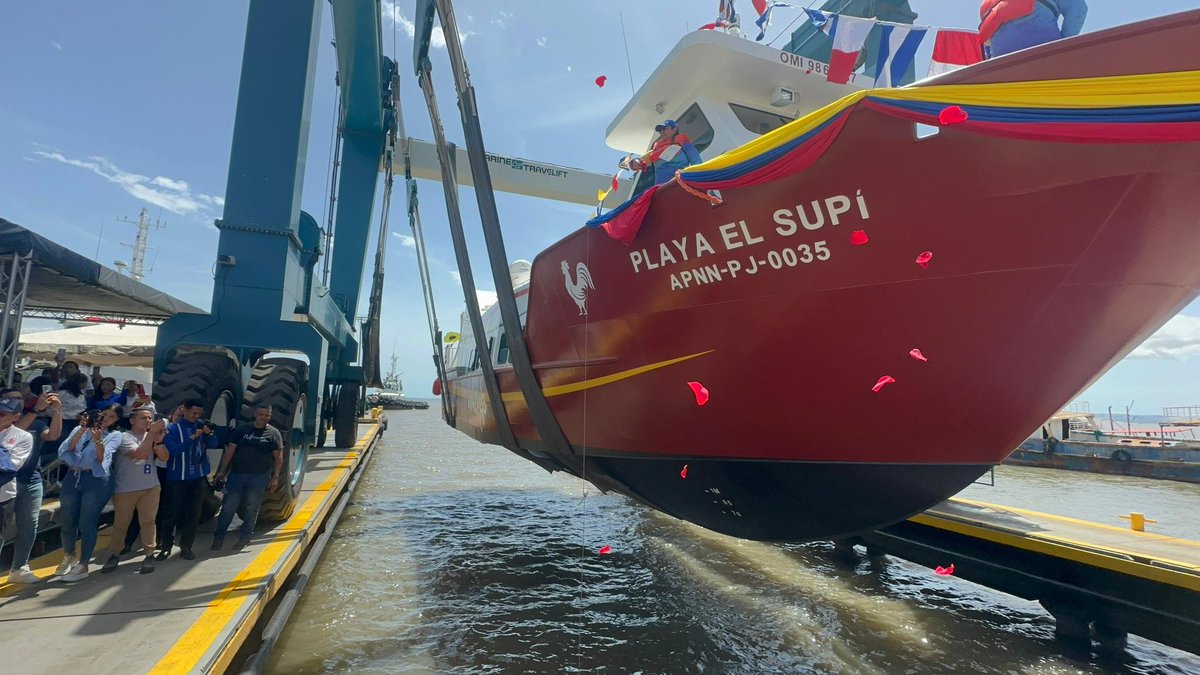 mintransporteve's tweet photo. 3/3 Por su parte, el gobernador del estado Sucre, @GPintoVzla, manifestó que gracias a las hidrovías, más de medio millón de pasajeros han sido movilizados en la entidad entre zonas lacustres y fluviales, que demuestra los avances del proyecto de la diversificación económica emprendido por el Gobierno Nacional
#VenezuelaPintaBonito