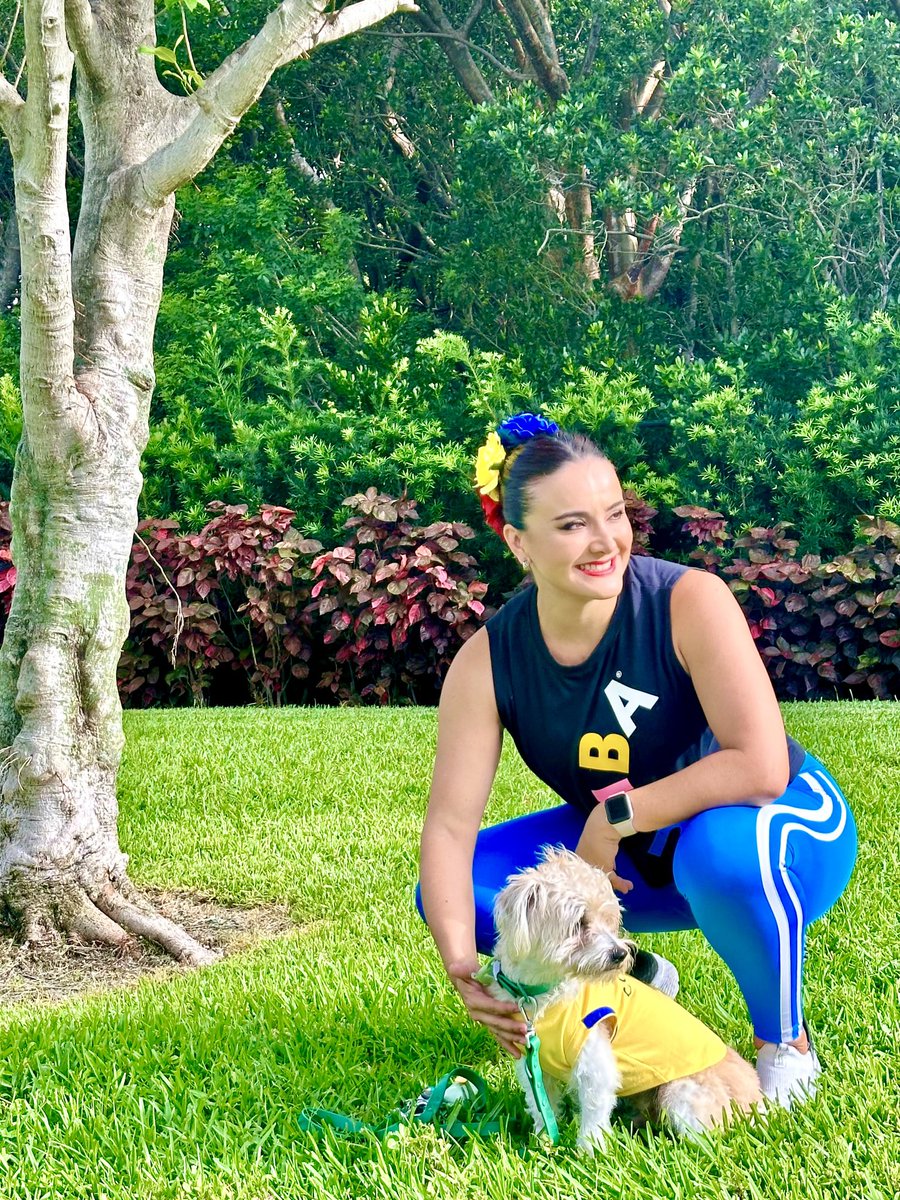 MarguiBahamon's tweet photo. ¡Feliz Día de la Independencia, Colombia! 🇨🇴 Hoy celebramos con orgullo nuestra historia, cultura y el amor por nuestra patria. Que este día nos recuerde la fuerza y la pasión que llevamos en el corazón. 
#colombia #Independencia #20deJulio https://t.co/xoKrKGZhvd
