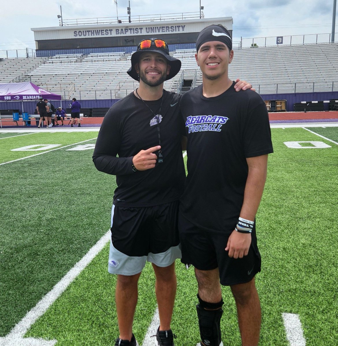 tretroupe³⁰ tweet media