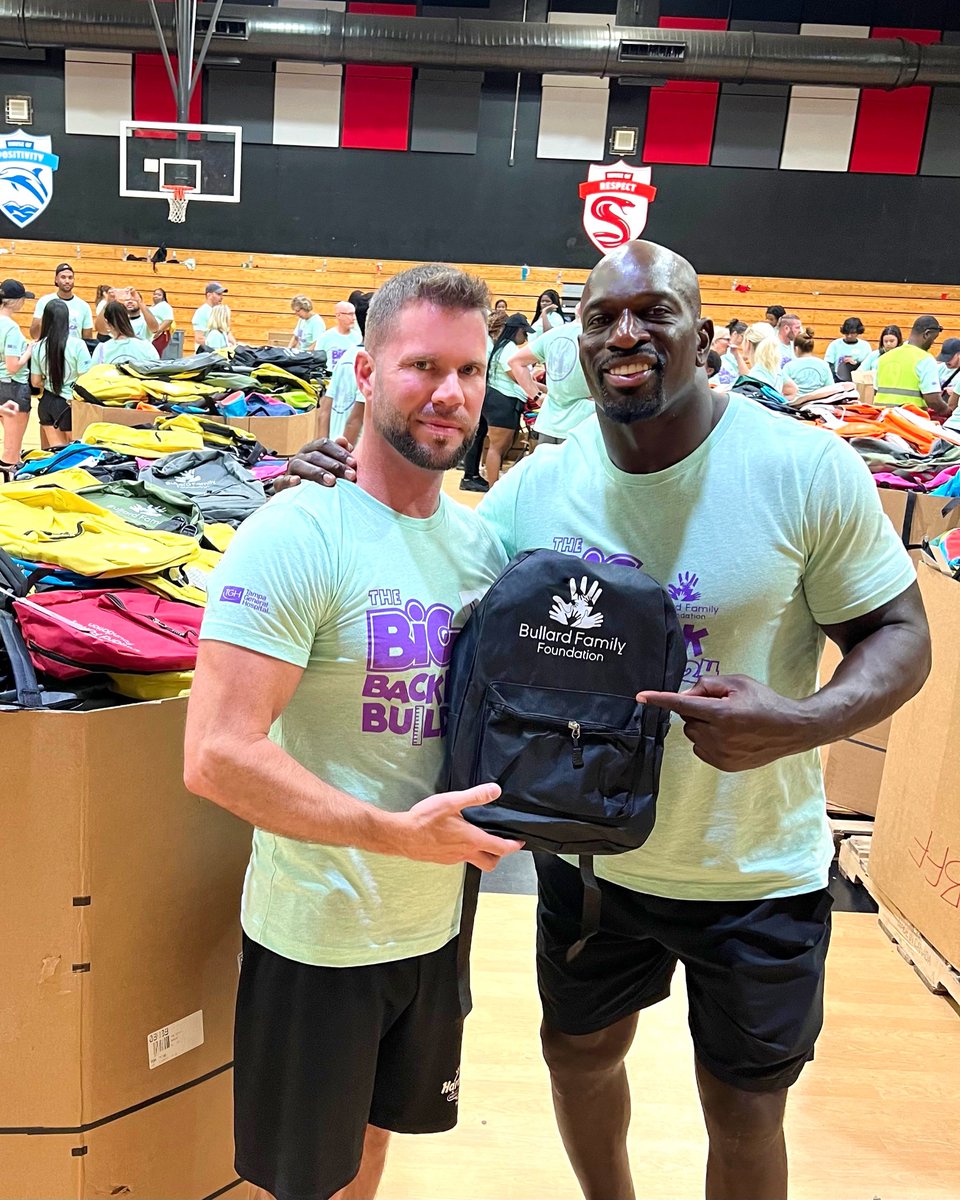 Awesome day representing Hard Rock for the <a href="/BFFTampa/">bullardfamilyfoundation</a>  backpack build! The Bullard Family Foundation joined with hundreds of volunteers provided 15,000 backpacks stuffed with school supplies for children in need today! Thank you to the founder <a href="/TitusONeilWWE/">Titus O'Neil</a>  💪🙌❤️
