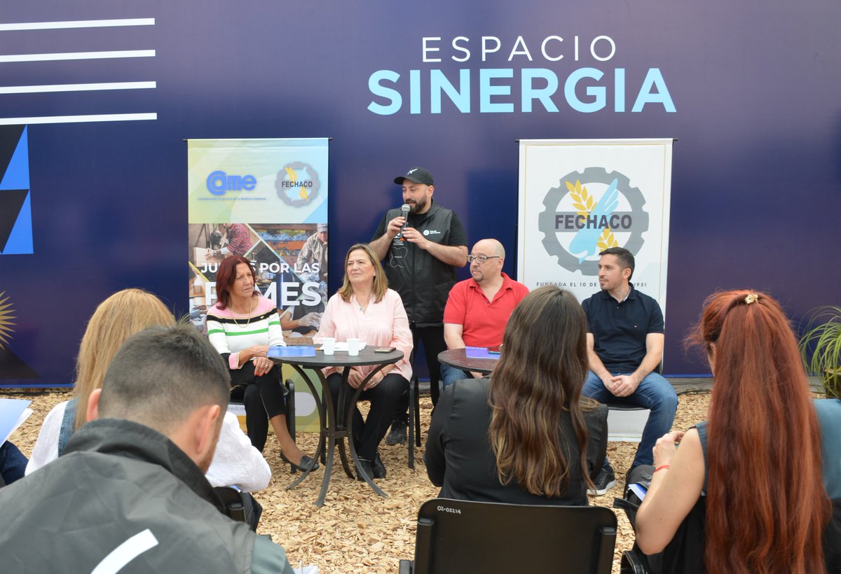 CAME PRESENTE EN LA <a href="/bienaldelchaco/">Bienal del Chaco</a> 

La coordinadora de <a href="/CameCultura/">CAME Cultura</a>, <a href="/Alemoccioli/">Alejandra Moccioli</a>, estuvo a cargo del conversatorio "Industrias culturales y su impacto económico y social", en el marco de la Bienal Internacional de Escultura, organizada por la <a href="/fechacochaco/">@fechacochaco</a>.

👉🏼 También