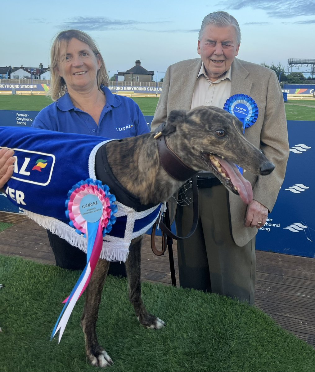 RomfordDogs's tweet image. This gentleman is 90 tonight! He is enjoying a meal in our Paddock Restaurant with his family to celebrate. A very happy birthday from all at Romford Greyhound Stadium💕