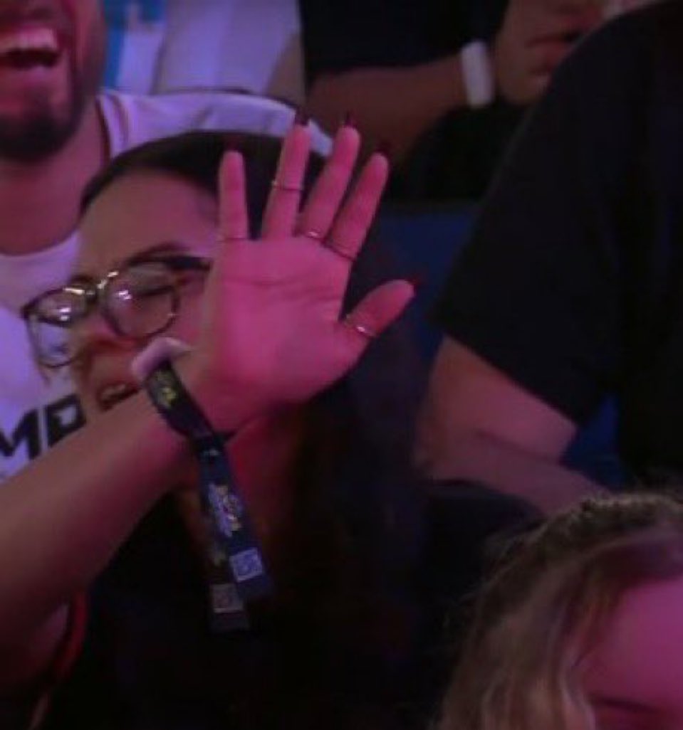 Shahmadrid0912's tweet photo. “Hey Keeks, will you be here on Sunday to cheer FaZe”

Keeks: https://t.co/sH6s8Vzyaq