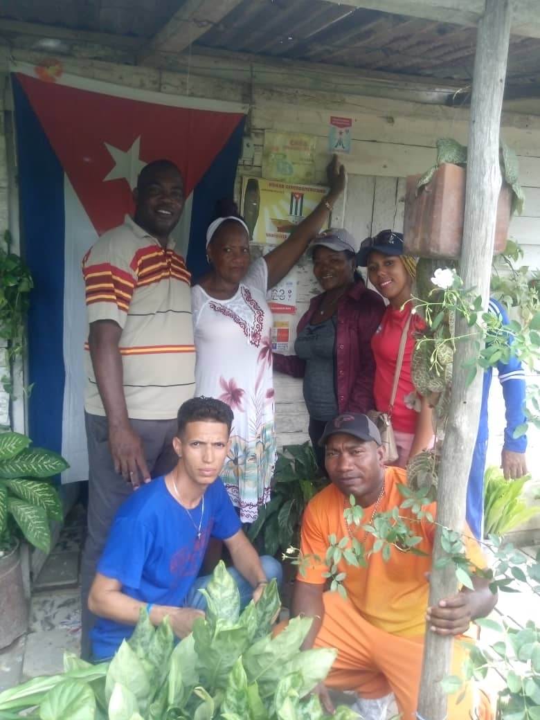 odelin_cruz's tweet photo. En el poblado de Jobito mcpio El Salvador #Guantánamo  queda oficialmente declarada vivienda Olímpica,la morada de Yariulvis Cobas, otra mujer Empoderada que nos representa en #Paris2024 decida va por el podio #ParisNosInspira  #MujeresEnRevolución 
,@TeresaBoue https://t.co/1NFQpX8uGO