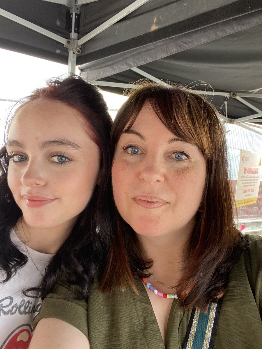 posner_nome's tweet photo. Fab day at Chorlton today! Three generations of Posner running the show #posnerandposner #indiebiz #handprintedtextiles #handcraftedclothes #chorlton #marketlife #susannaomiflorence #posner https://t.co/tVEqf3p49g