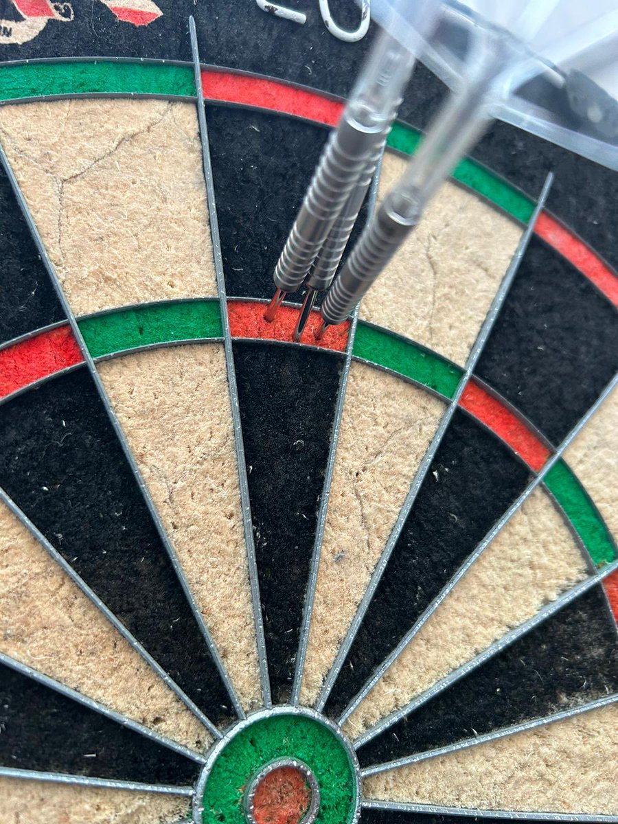 Stuartmee9's tweet photo. @NathanAspi  

Please say a massive well done to my 11 year old lad , Vinnie mee.

He hit his first ever 180 tonight.

You are his favourite player xxx

The lad is buzzing https://t.co/Yuzn9w5fnI