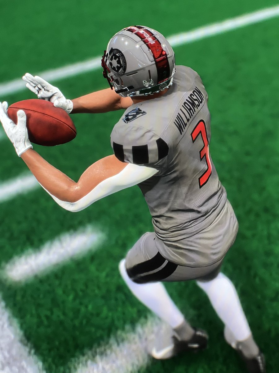 tlucente21's tweet photo. @LukeGoldman16 @espn @tubbylight @bestcelly @SportsCenter @HeismansIG Love the work! May steal some for a dynasty my buddy and I are starting. If you’re looking for a rival just finished cooking an Empire squad https://t.co/PKUPyf0lMy
