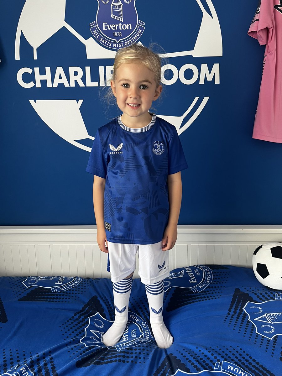 kcleverley84's tweet photo. All kitted out for the 24/25 @Everton season 💪🏼💙⚽️ @CastoreEngland https://t.co/iu1DhL3XRO