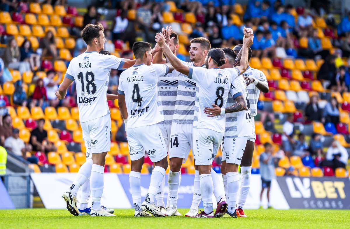 Una gran experiencia mi primer partido con <a href="/rigafc/">riga futsal</a> 🇱🇻 gracias a Dios y al grupo obtuvimos una gran victoria 🙌🏽💪🏽