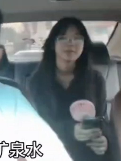 新闻调查 tweet media