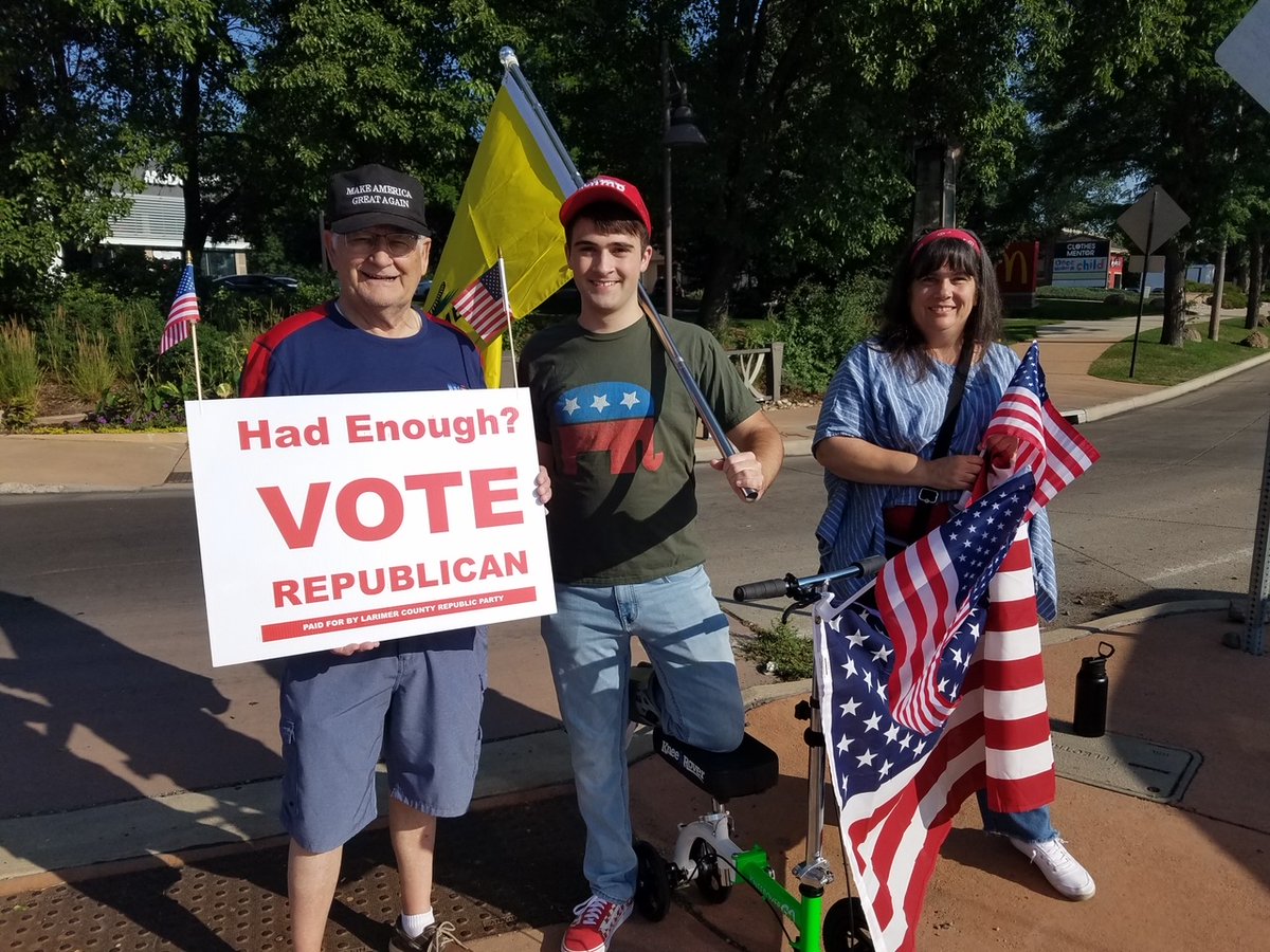 LarimerGOP's tweet image. lots of enthusiastic response to this morning's sign waving in #Loveland.