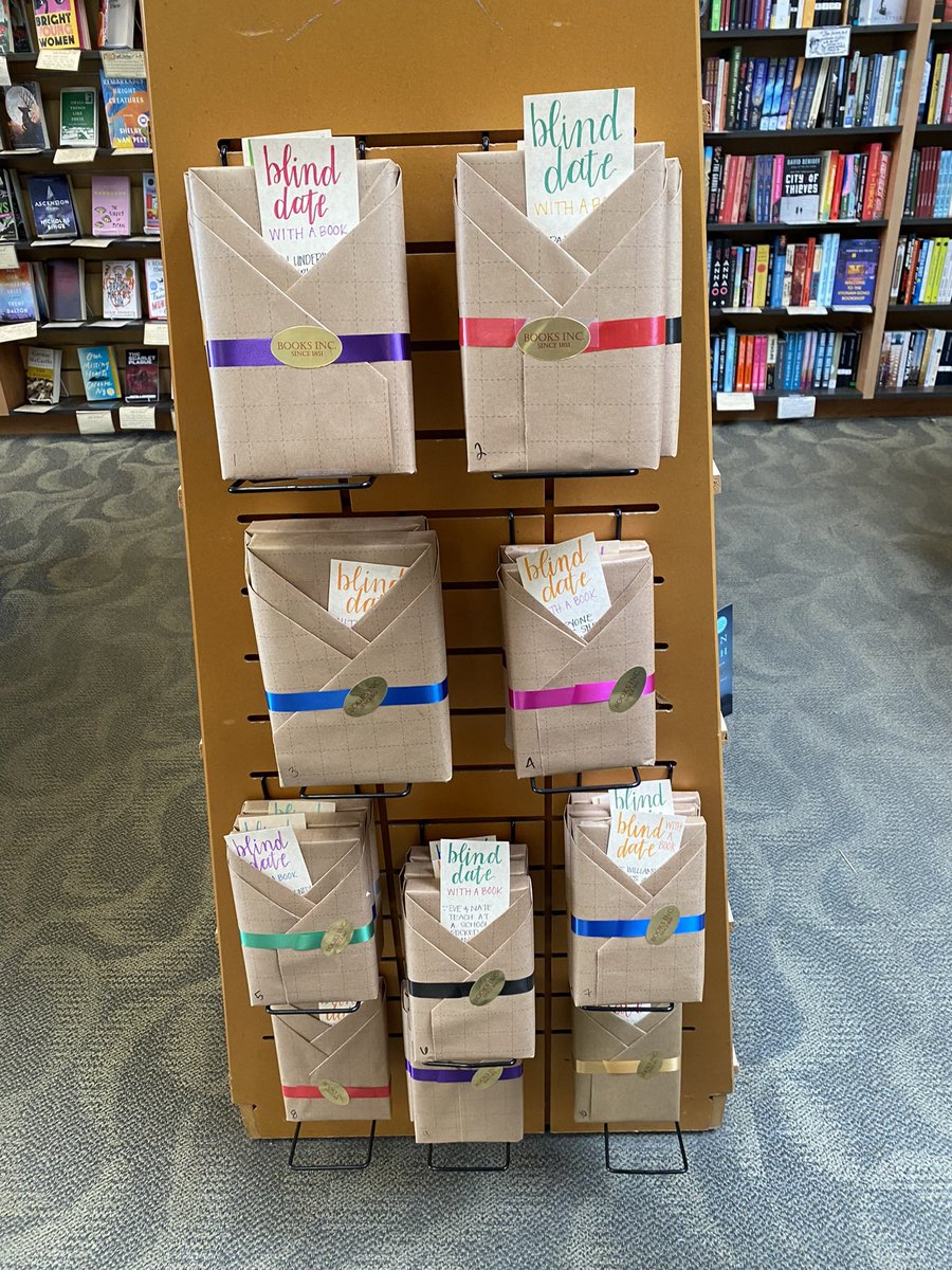 MsClarkReads's tweet photo. Another city, another bookstore (or two)

@CityLightsBooks &amp; @BooksIncStores in San Francisco 🌁 https://t.co/MCQhGb429g