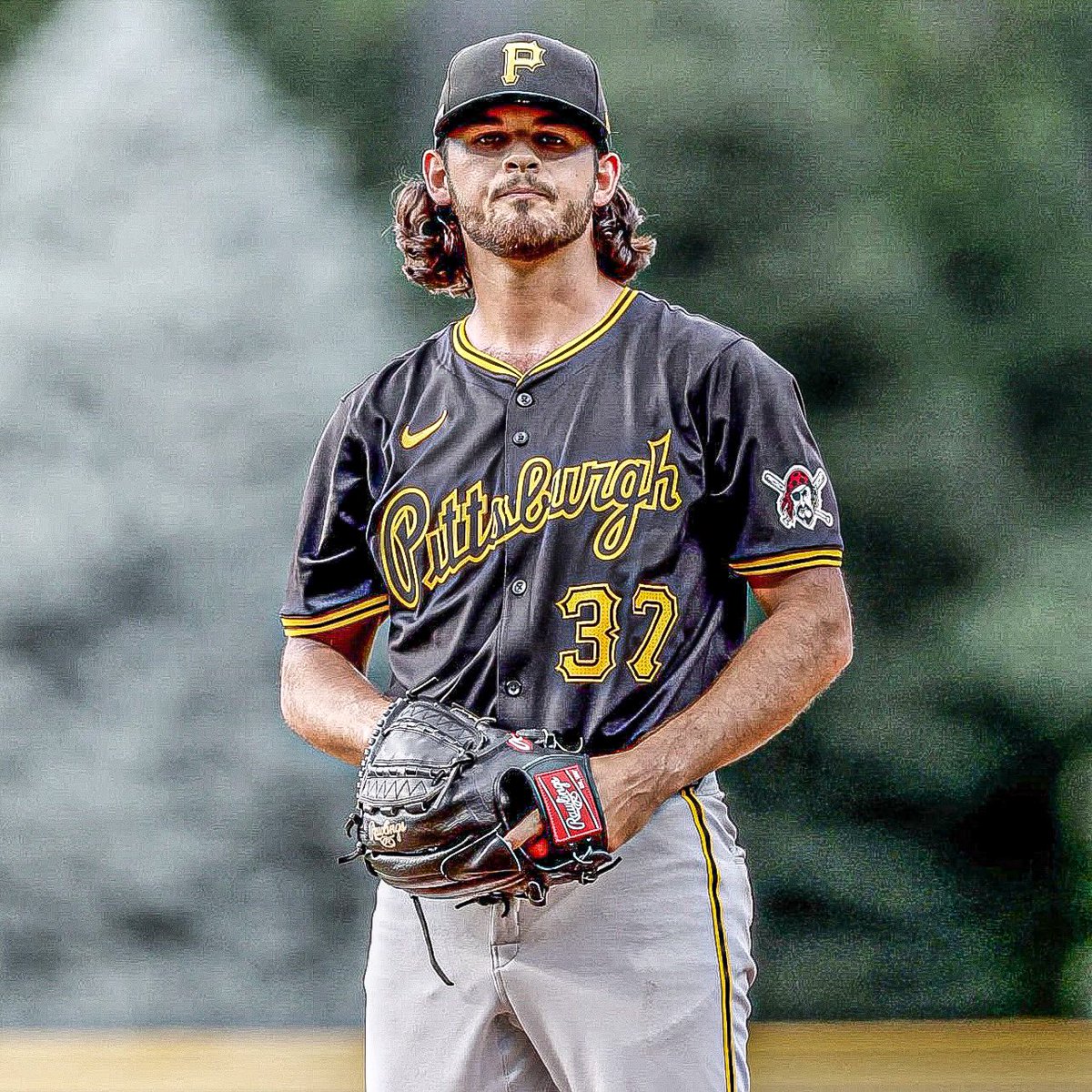 🚨🚨GIVEAWAY TIME:

If the Pirates win tonight, I will be giving away an autograph Jared Jones baseball!

Just follow and retweet!

#LetsGoBucs