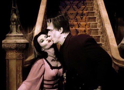 nostalgiaa's tweet photo. love &amp; horror https://t.co/zTxNlmxl2Z