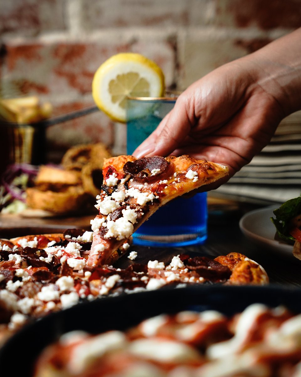AdelaideSocials's tweet photo. We love pizzas and we want to show off those gorgeous cheese pulls and perfectly charred crusts! 
Let us create mouthwatering content and a sleek website for you that showcases what you're capable of. 🍕💪📸💻 

#AdelaidePizza #DigitalMarketing #AdelaideSocials https://t.co/aKrsUvMN5v