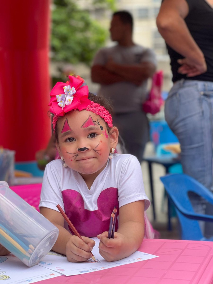 gestionperfecta's tweet photo. En La Candelaria, el Día del Niño, la Niña y el Adolescente se celebra con talento, música, pintura, juegos y diversión.

Este sábado #20Jul Caracas se llena de color con la participación de las consentidas y consentidos de la casa en los espacios públicos.

#VenezuelaPintaBonito https://t.co/Sqxjnax2Xx