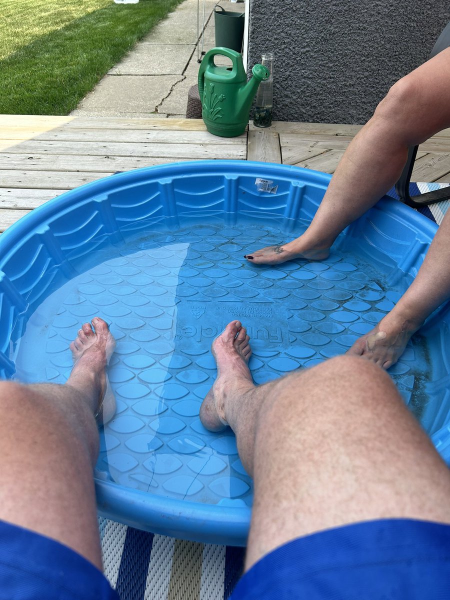 colincbrooks's tweet photo. Yard work done! Time to relax. https://t.co/7kNtHwsbSb