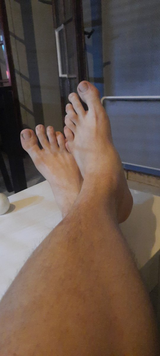 Vix_Master's tweet photo. Salut à tous .

Qui ça intéresse des bon pieds de maître d une pointure de 49?

#feetgay #gay #gaypied #gay60 #gaysoumis  #soumis #gaynude #gaypied #gaylope
#slavegay #moneyslave #cashmaster #findom https://t.co/2FlnTrDzQz