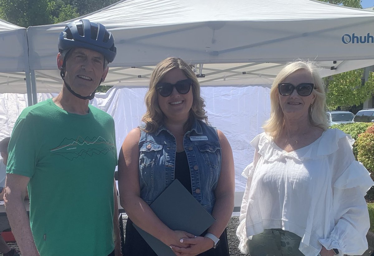 SimonGibsonBC's tweet photo. Lots of treats at the #FoodieFest today, #Gatewaychurch. Here with colleagues Patricia  Driessen and Patricia Ross. Thanks to Amanda Mango!
#Abbotsford, ⁦@ACOC⁩ #sumasprairie l #clayburn #metrovancouver #fvrd ⁦@City_Abbotsford⁩ ⁦@AbbyNews⁩ https://t.co/ova8n2wCS3