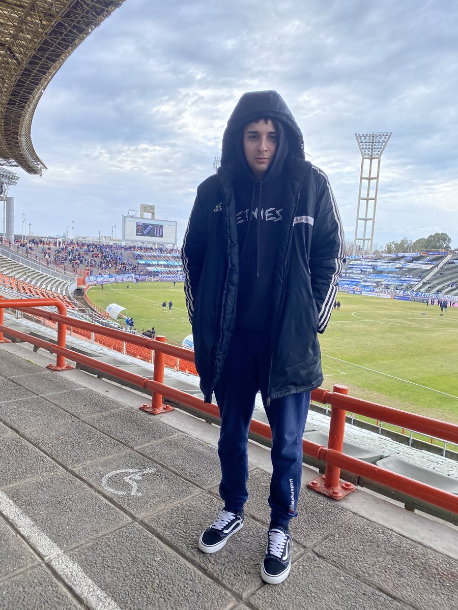 CameroniPablo's tweet photo. NUNCA MUCHO, CUESTA POCO!!! 3 PUNTITOS PARA EZEIZA!! VAMOS NOSOTROS !! 🇫🇮❤️⚔️ https://t.co/h1L2Yk7zvZ