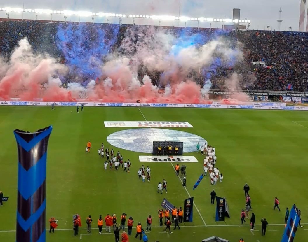 drcesarfrancis's tweet photo. El partido de hoy refleja la mediocridad de Moretti, incapaz de gestionar las incorporaciones en tiempo como de generar los recursos necesarios para reforzar el plantel a la altura de #sanlorenzo. Sin espalda económica y sin ideas. Aguante la hinchada!!! https://t.co/7TKwZilgOn