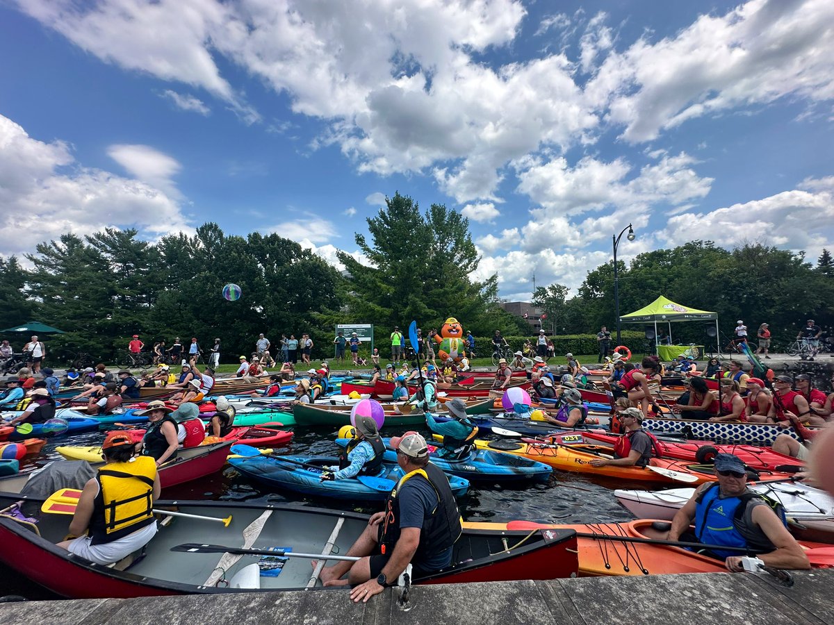 kvallevand's tweet photo. Happy #ParksDay! Such a beautiful afternoon to watch the fun #LockandPaddle event at Hartwell Locks. @ThePhotoHour 🛶 🦫 https://t.co/yoI8tie6Hd
