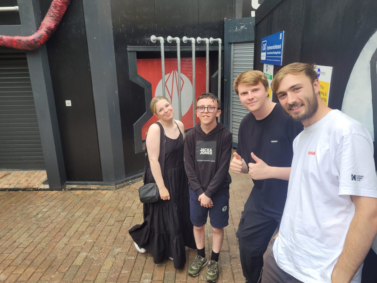 Amazing day with my brother and sister. It's been an amazing day, and I'm ready to chill. However, it was good to finally bump into @emmerlielouisa with Jamie this time and get this amazing photo with <a href="/DigitalDan7/">DigitalDan</a> <a href="/Thrill_Riders/">Thrill Riders</a>. Thank you for making his day!