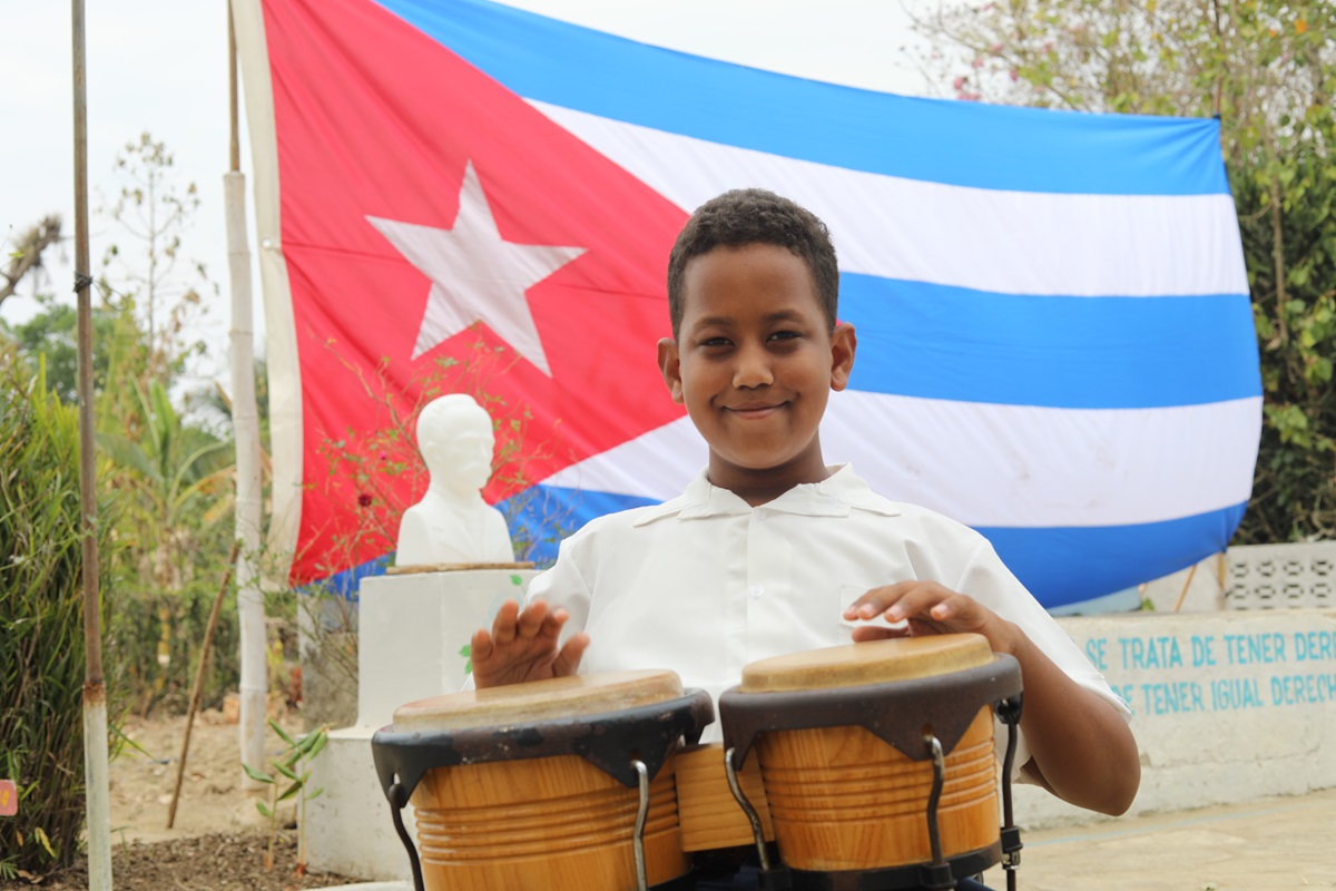UNICEFCuba's tweet photo. En el #DíaDeLosNiños en 🇨🇺, abogamos para que niños y niñas continúen en el centro de las políticas públicas.

Que esta sea una jornada para disfrutar en familia de todos sus derechos, especialmente el derecho al juego y recreación.

#ParaCadaInfancia, derechos 

#35CRC https://t.co/uxRNwCYMhA