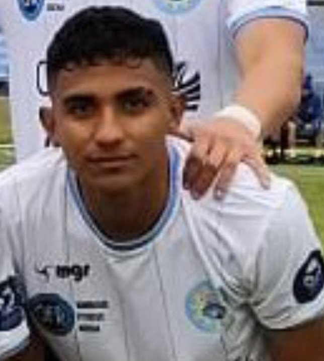 HinchaRochaFC's tweet photo. || DESTACADO CELESTE.
El colombiano Amer David Concha ingresó como titular por primera vez en la tarde de hoy y no le pesó para nada.  Mostró que tiene clase: juega de primera, limpia el juego y habilita. https://t.co/3IEJuEzO75