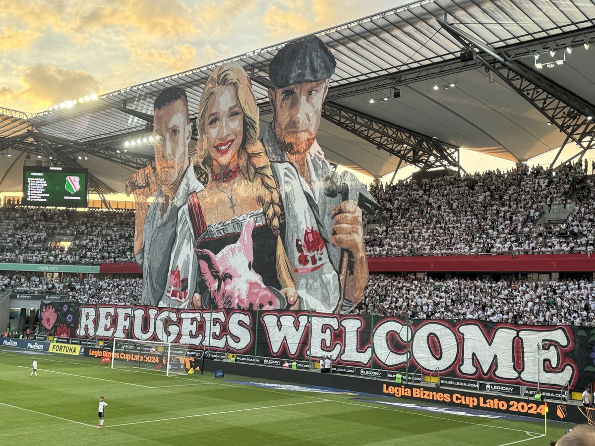 mikolajperz's tweet image. Kibice Legii właśnie dołączyli do osób, które mają na rękach krew każdej osoby skrzywdzonej z powodu ksenofobii. Jesteście z siebie dumni?