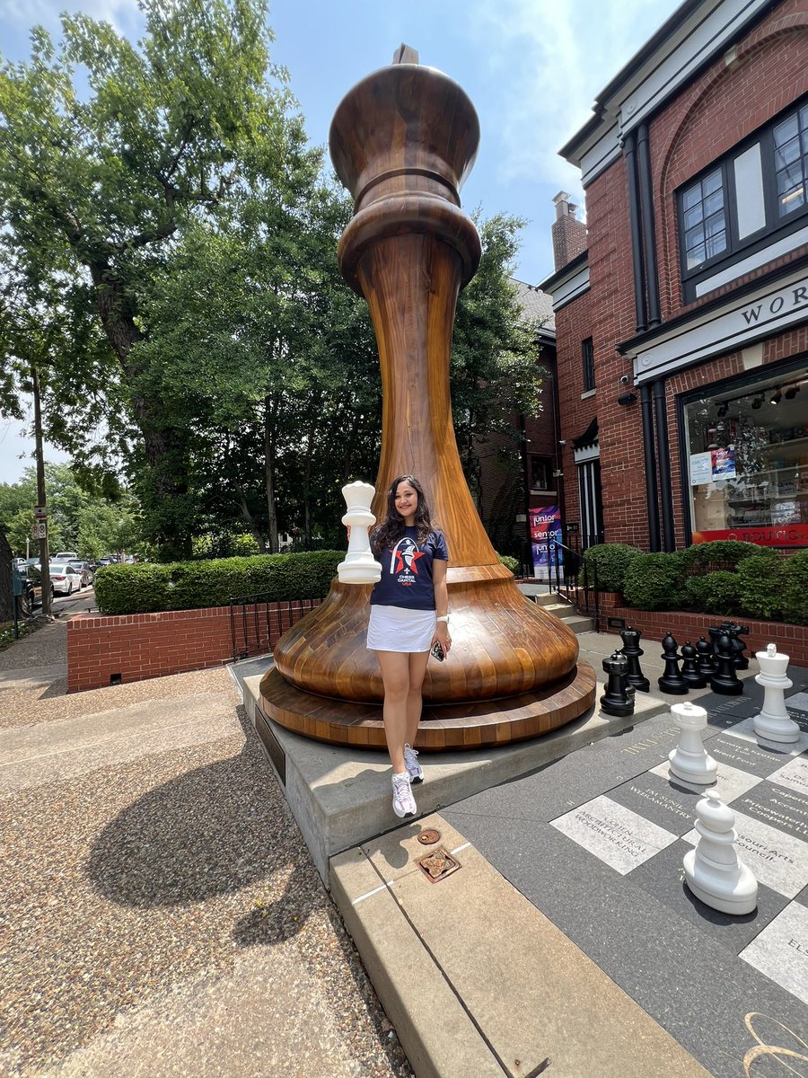 Gulruhbegim's tweet image. Happy International Chess Day to everyone who loves to play♟️enjoys watching the game, and adores being a part of the incredible chess community! 🤍🖤
“Chess, like love, is infectious at any age.” -Salo Flohr ♟️
#internationalchessday #chess #chessplayer #celebration