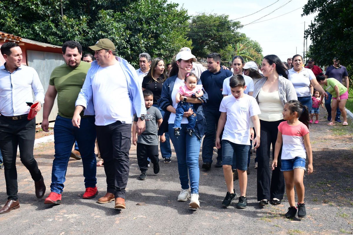 norma_zaratedm's tweet photo. ¡Sumamos más obras viales en nuestro departamento!
Desarrollamos una jornada de inauguraciones en el distrito de Ybycui, habilitamos oficialmente más de 2100m2 de empedrado en los B° Virgen de Fátima, Sta. Teresita y Loteamiento Ybycui Porã.
#SentíelProgreso
#SentíParaguarí https://t.co/IemMofG2N7