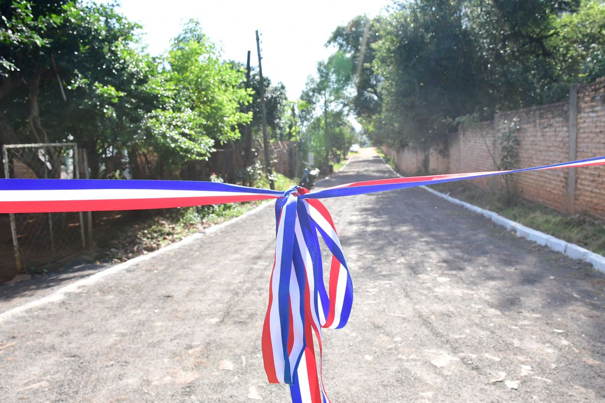 norma_zaratedm's tweet photo. ¡Sumamos más obras viales en nuestro departamento!
Desarrollamos una jornada de inauguraciones en el distrito de Ybycui, habilitamos oficialmente más de 2100m2 de empedrado en los B° Virgen de Fátima, Sta. Teresita y Loteamiento Ybycui Porã.
#SentíelProgreso
#SentíParaguarí https://t.co/IemMofG2N7