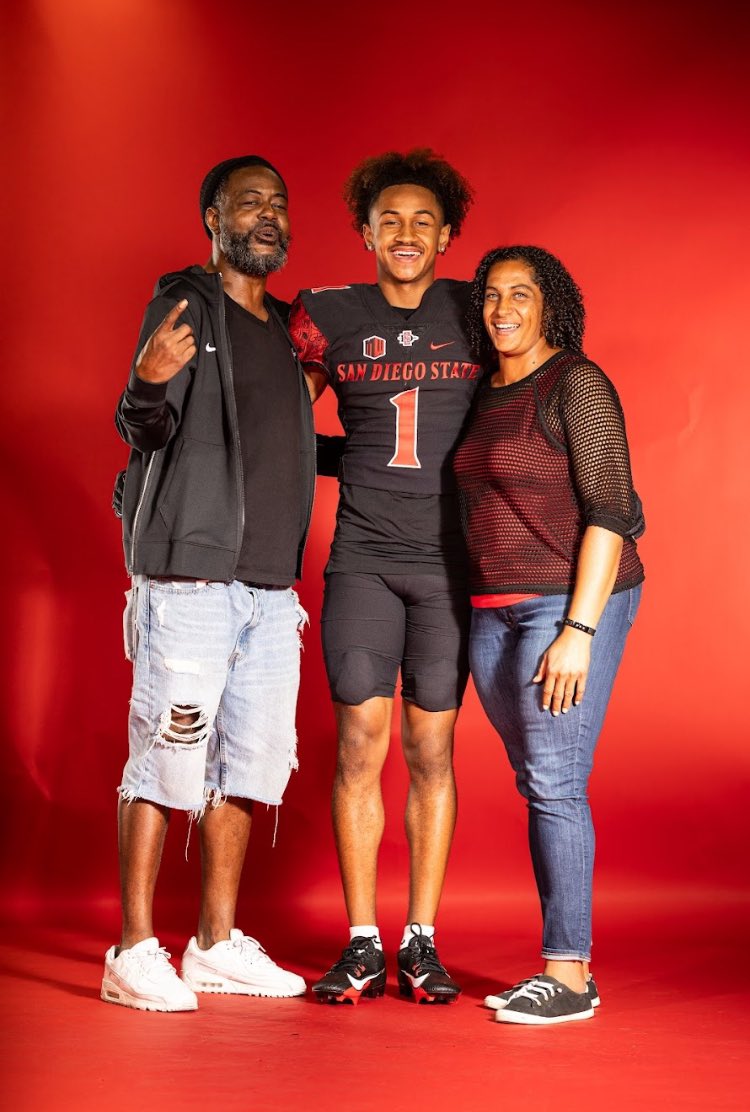 treyglasperrr's tweet photo. I will be announcing my commitment next Tuesday July 23rd at 2pm! #AGTG https://t.co/LcniXDQAQI