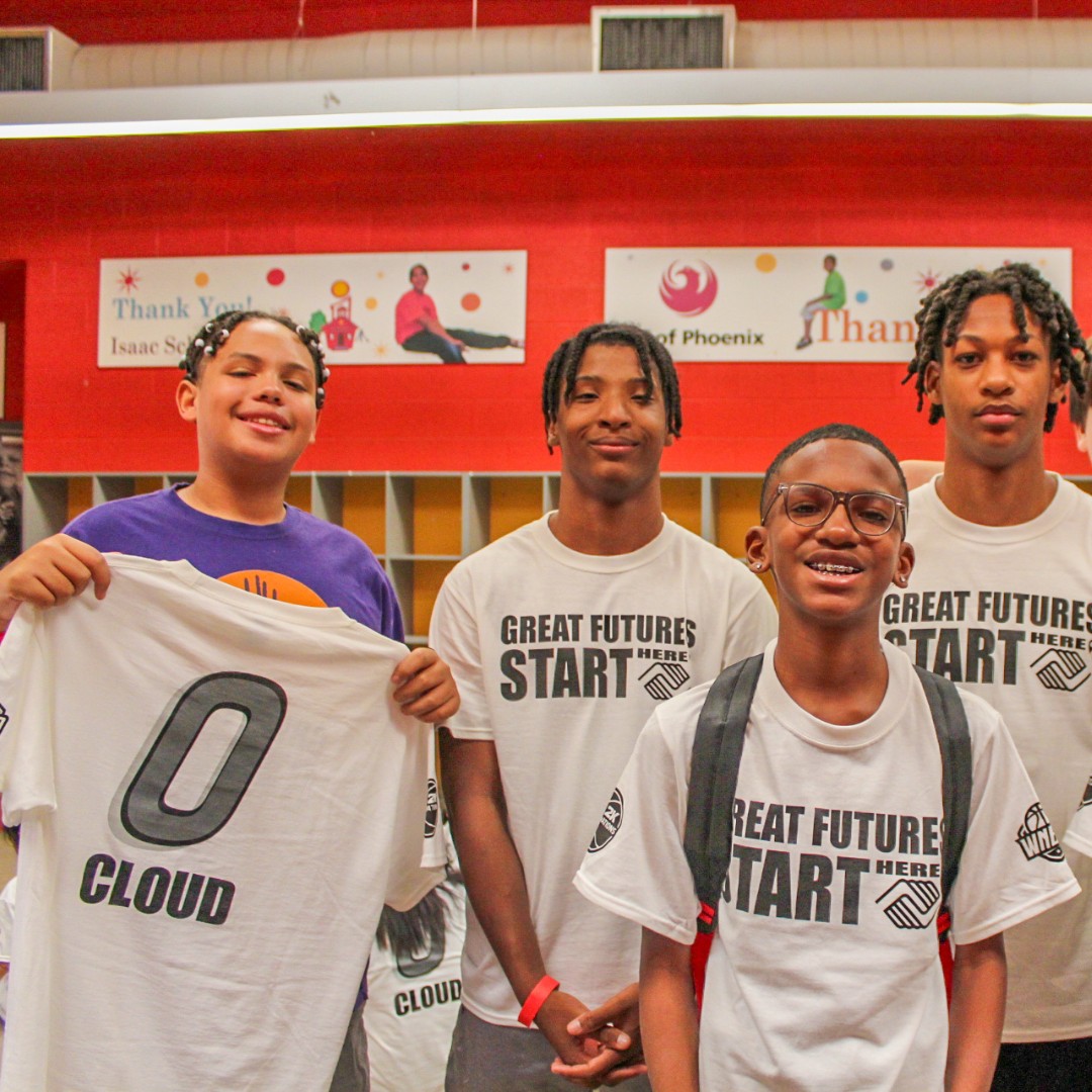 bgcarizona's tweet photo. It's a great day to be a Club kid! ๐๐ Thank you, #2KFoundations for hosting a #WNBA Community Giveback Celebration at our Jerry Colangelo Branch! It was awesome welcoming @ronnie2k & @t_cloud4 to our Club! #BGCAZ #GreatFutures #WNBAAllStar @phoenixmercury https://t.co/Ewt3i79oPd