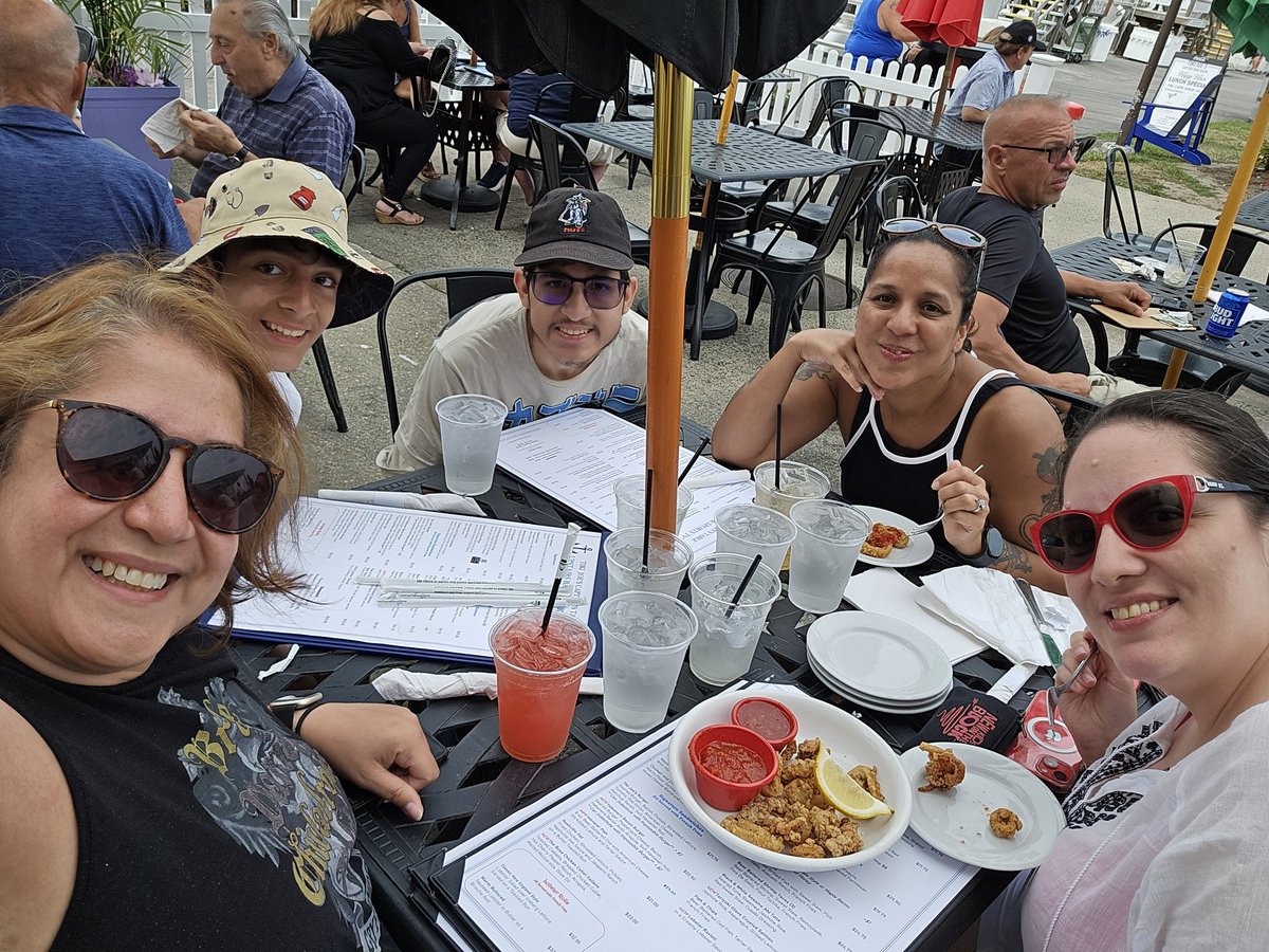QDax's tweet photo. Great time at #TikiJoeCaptainstable https://t.co/IJj3bSGuS8