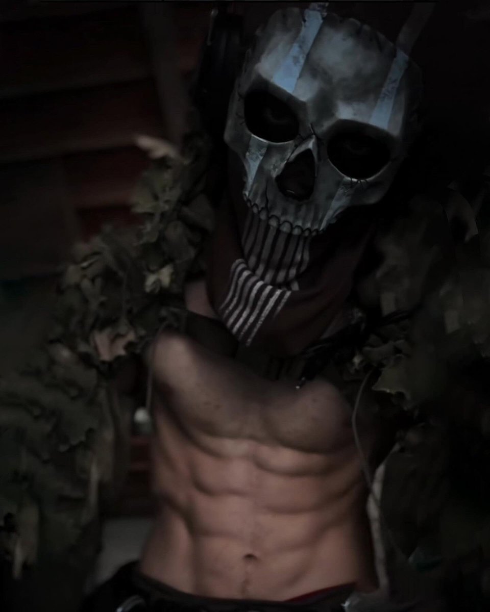 Gionidud's tweet photo. I have no words i posted it on instagram so i just post it here too. 
Ghost call of Duty abs? Idk💀🫣
#ghost #cosplay #maskedmen #codcosplay https://t.co/lvLQCAJZE3