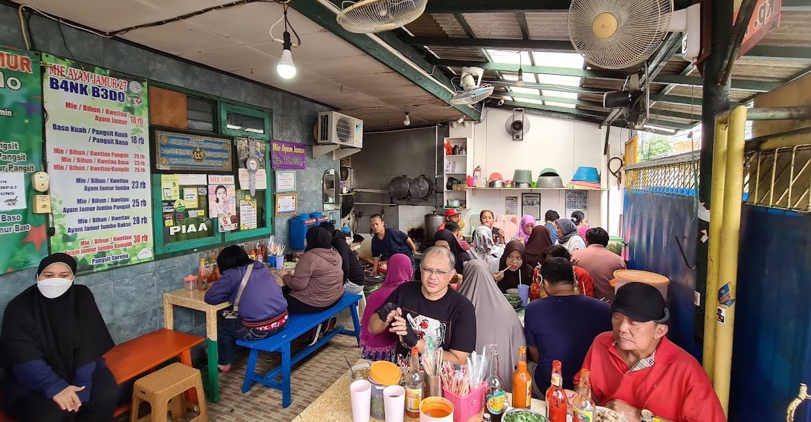 txtdrjkt's tweet photo. Jakarta Plate to Go: Nyarap mie ayam edition

📍Mie Ayam Bang Bedo, Kwitang https://t.co/s9hvQMR9wR