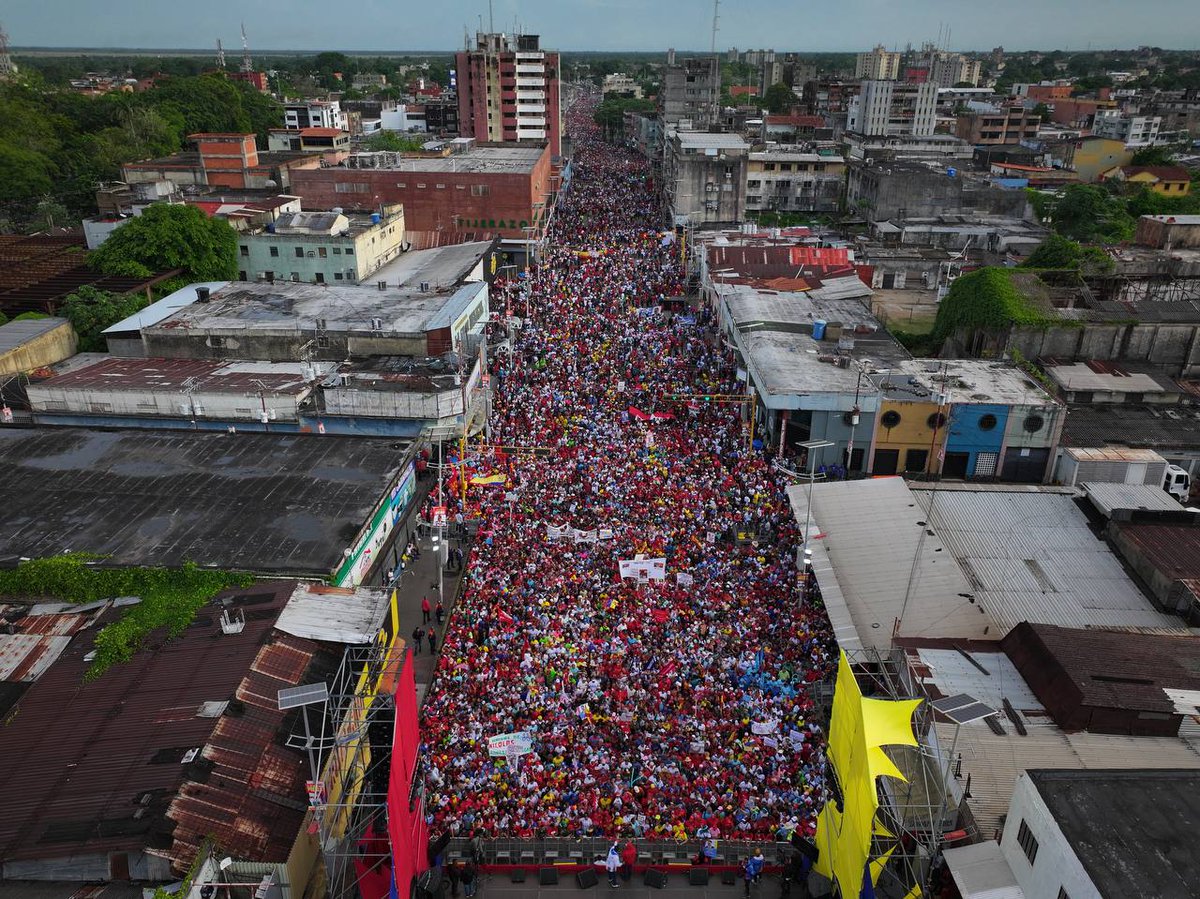 #ConChávezYNicolásPorLaPaz MONAGAS - MATURÍN | ¡Medio guariney! El Pueblo de Monagas desbordó las calles de amor y alegría en apoyo al candidato de la Patria <a href="/NicolasMaduro/">Nicolás Maduro</a> 

#VenezuelaPintaBonito #20Jul <a href="/dcabellor/">Diosdado Cabello R</a>