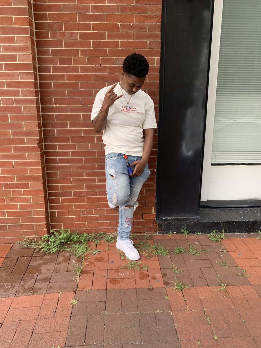 900Youngaan's tweet photo. They screaming GET BACK WE MAKE EM GET RIGHT 🙃we ain’t stopping at no red lights 🤣 #LONGLIVETHEBIGGESTOPP
#FREEMONEE #FreeBabyTay #FreeGuwop
#FreeRico #Doit4Dolla https://t.co/sc9v5el0MZ
