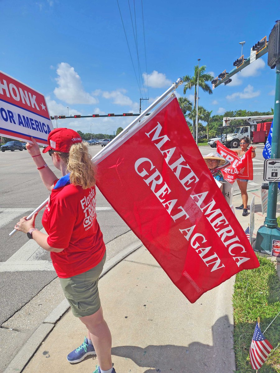 Dan_Sperduto's tweet photo. Another successful Saturday morning rally at Trump Corner (Pine Ridge and Airport Pulling) in Naples FL! Horns honking continuously, we handed out lots of literature and some passing motorists took the time to stop by and join us! Every Saturday 10am - 11:30am. https://t.co/kKRHUhHnqR